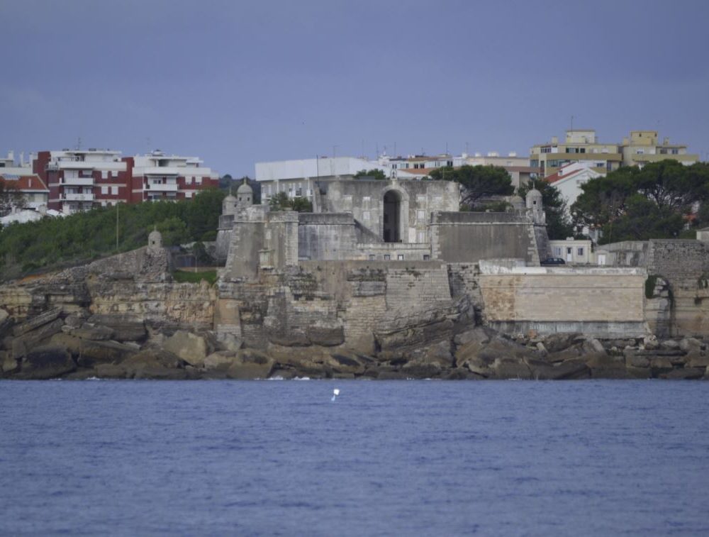 buildings,water,view