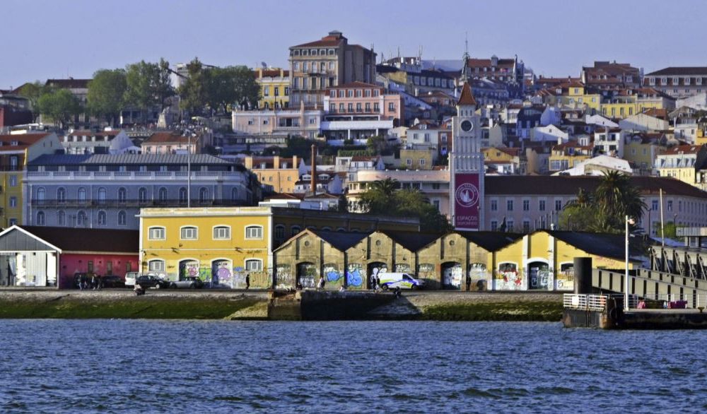 buildings,water,view